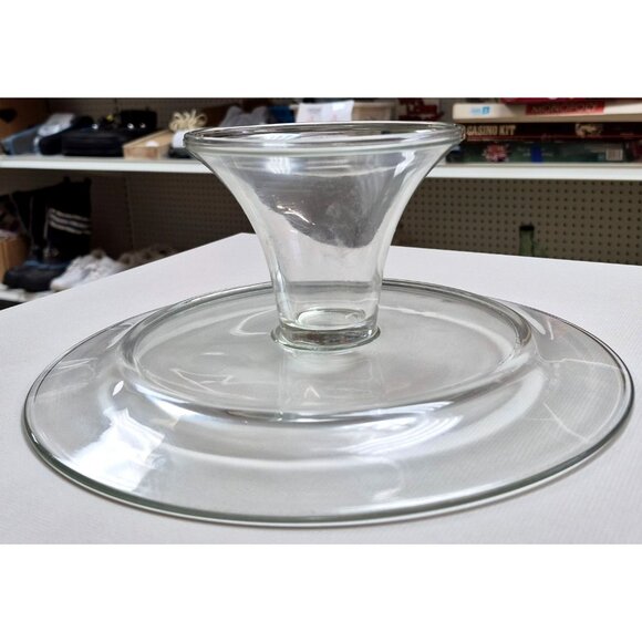 Vintage Clear Glass Cake Stand With Pedestal Base Elegant Design Ideal For Desse - Picture 5 of 6